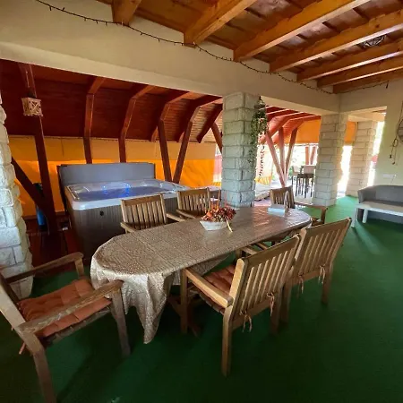 Villa Alfredo Delux Nyiregyhaza-sostofuerdo Nyíregyháza