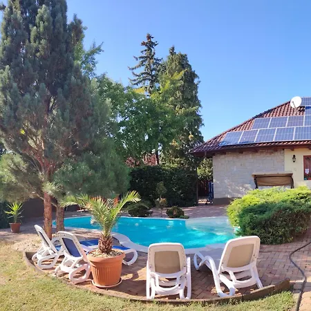 Villa Alfredo Delux Nyiregyhaza-sostofuerdo Nyiregyhaza